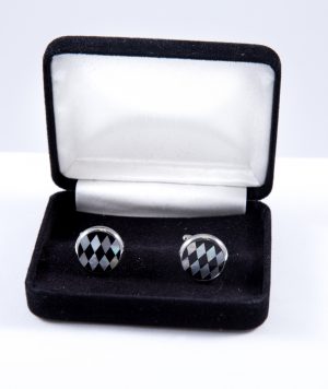 Inlaid Onyx and Mother-of-Pearl diamond-pattern Cufflink Set